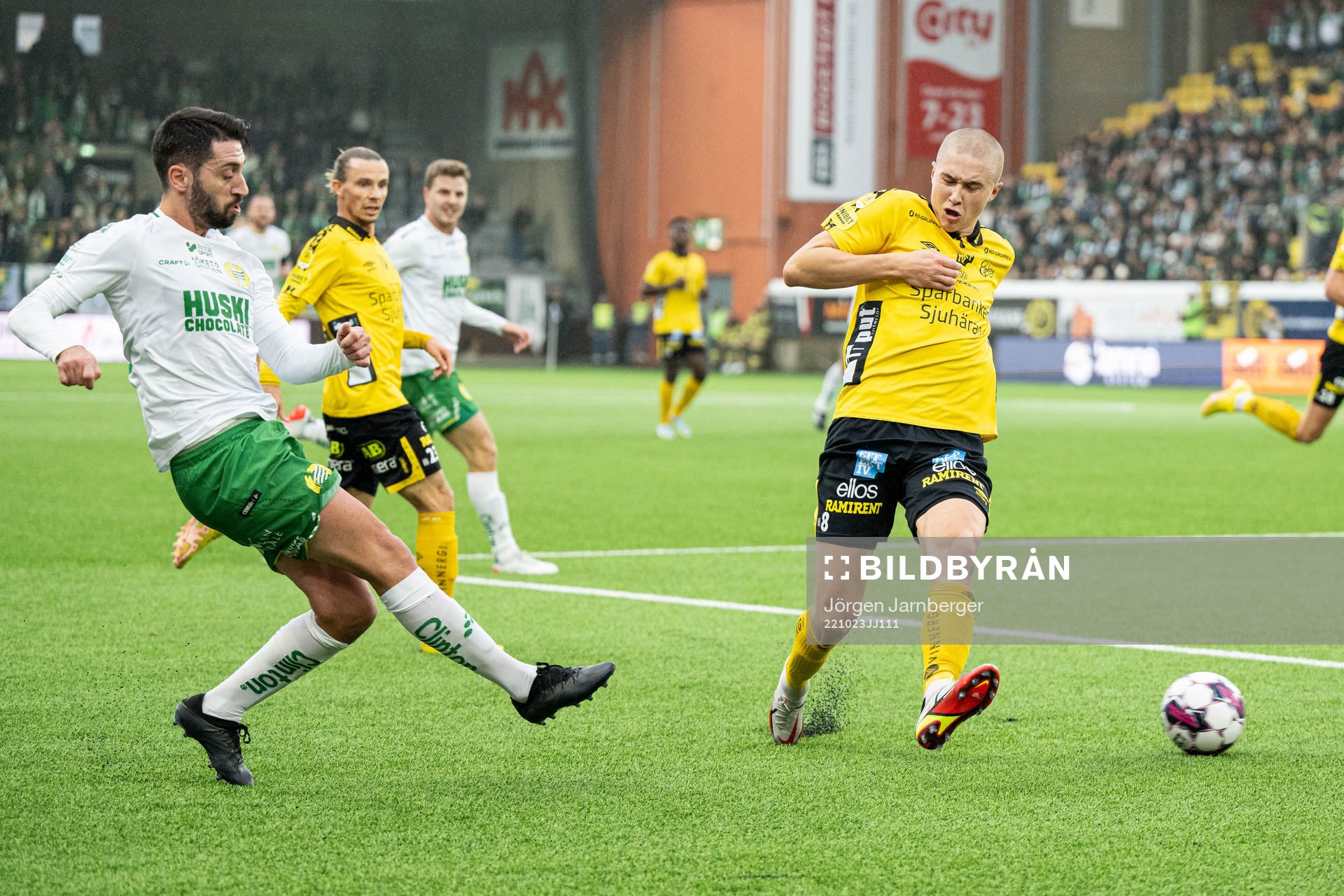 Hammarbys Nahir Besara och Elfsborgs Sebastian Holmen