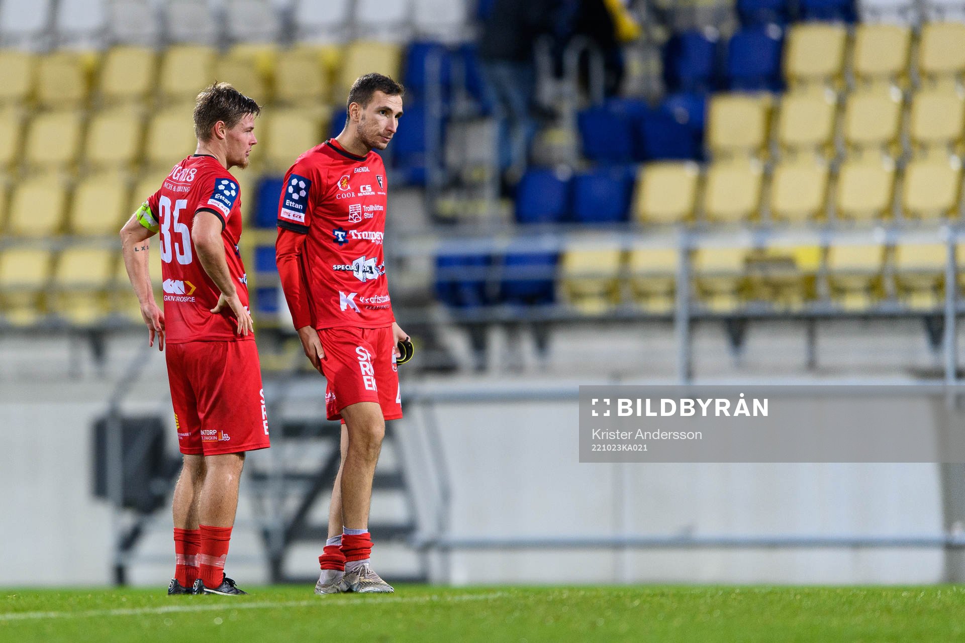 Trollhättans Alexander Leksell och Alen Kasumovic deppar