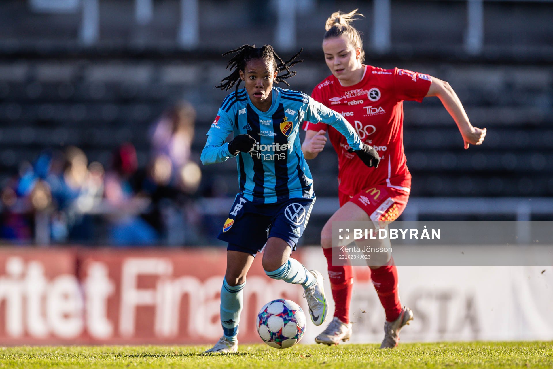 Djurgårdens Linda Maserame Motlhalo och Örebros Elin