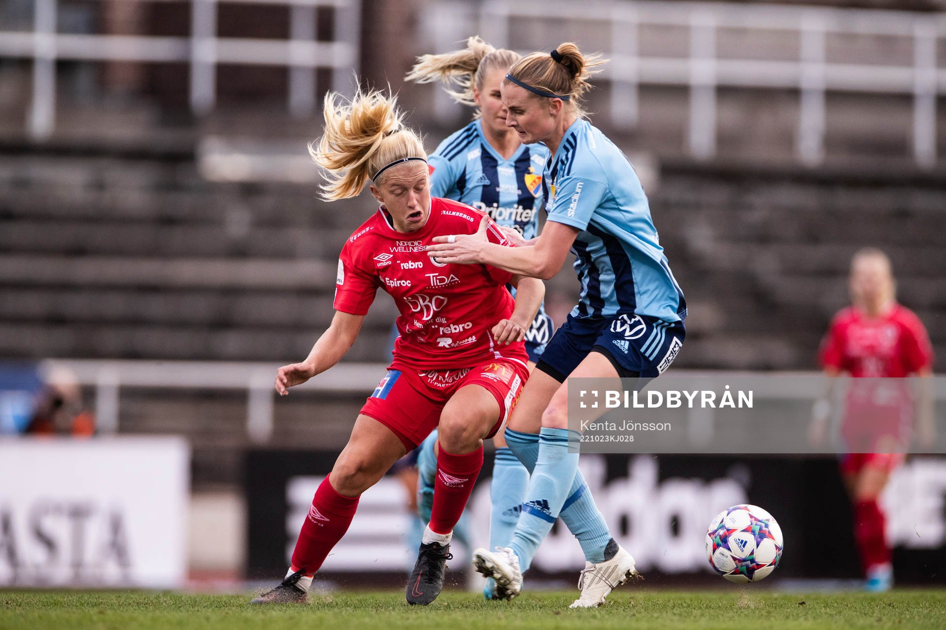 Örebros Katie Lockwood och Djurgårdens Kamilla Lilhammer