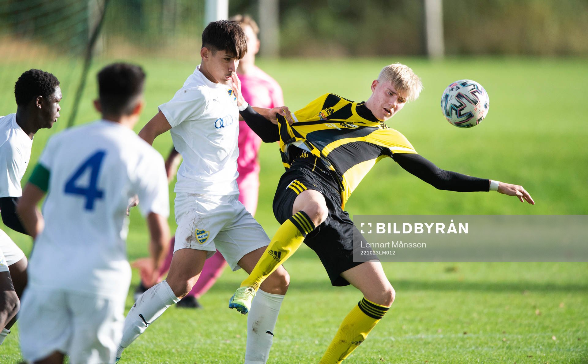IFK Hässleholms Linus Roslund, tröjdragning, i