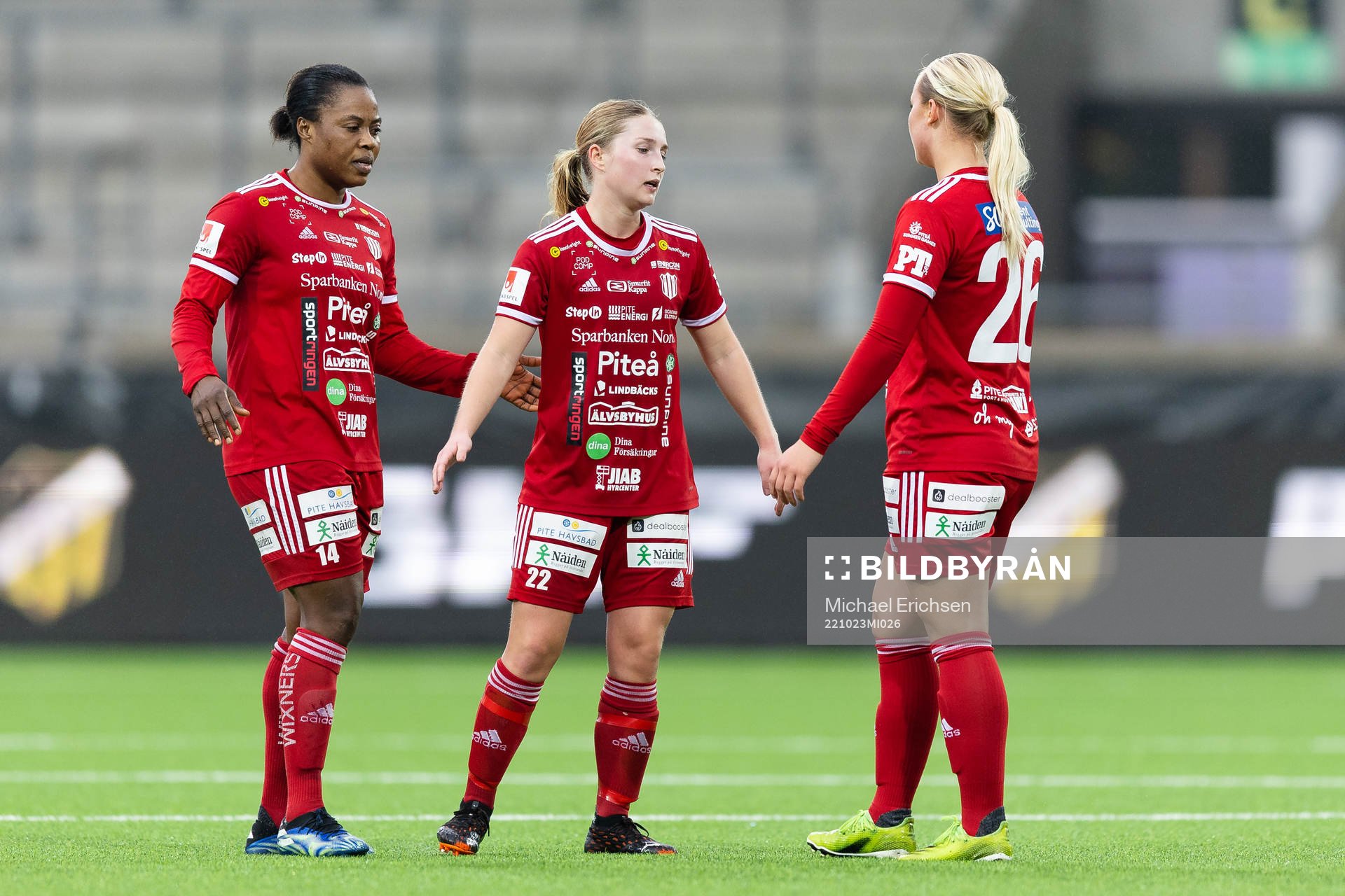 Piteås Faith Ikidi Michael, Hanna Andersson och Evelina