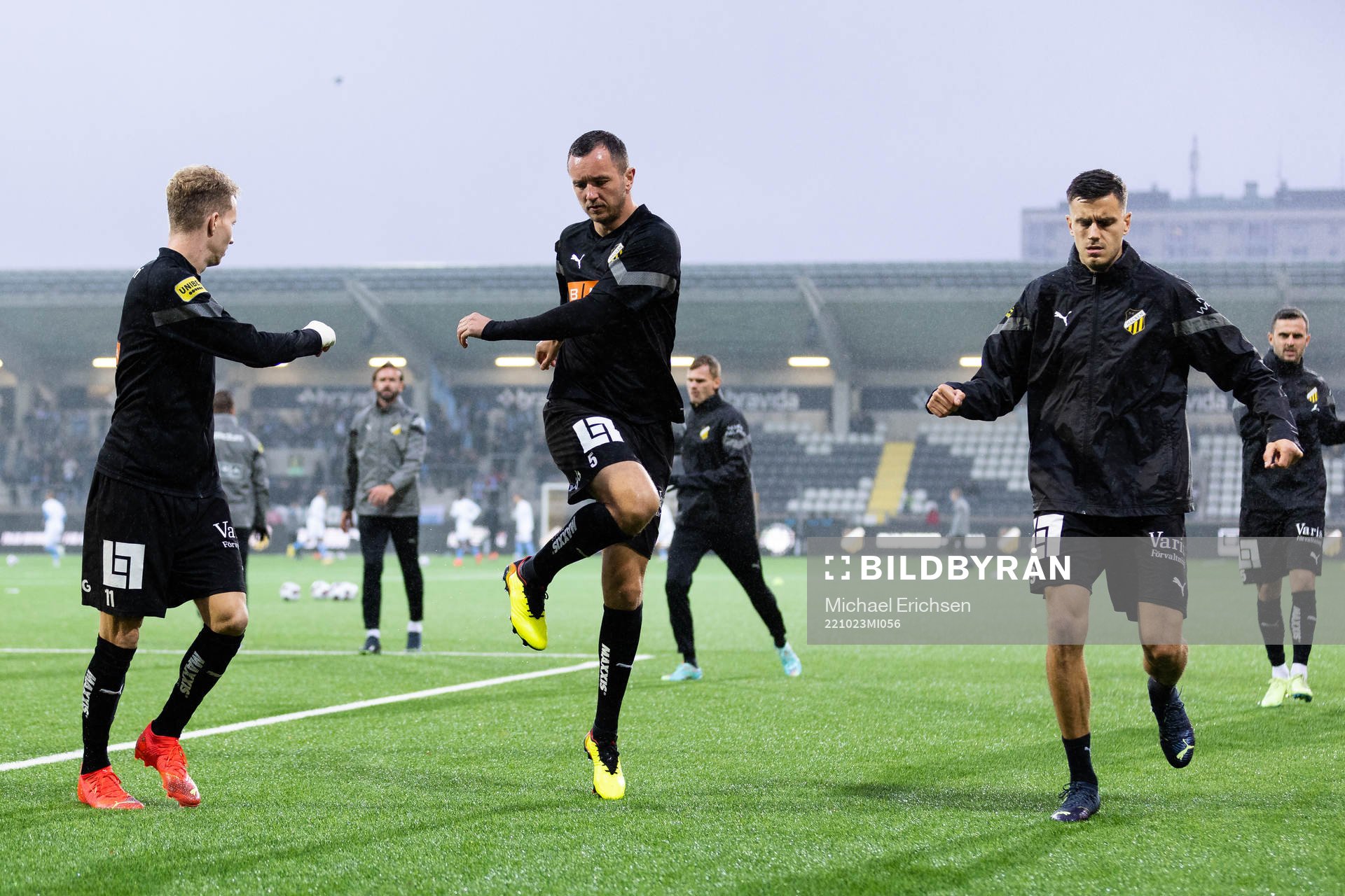 Häckens Even Hovland och Alexander Jeremejeff  värmer upp