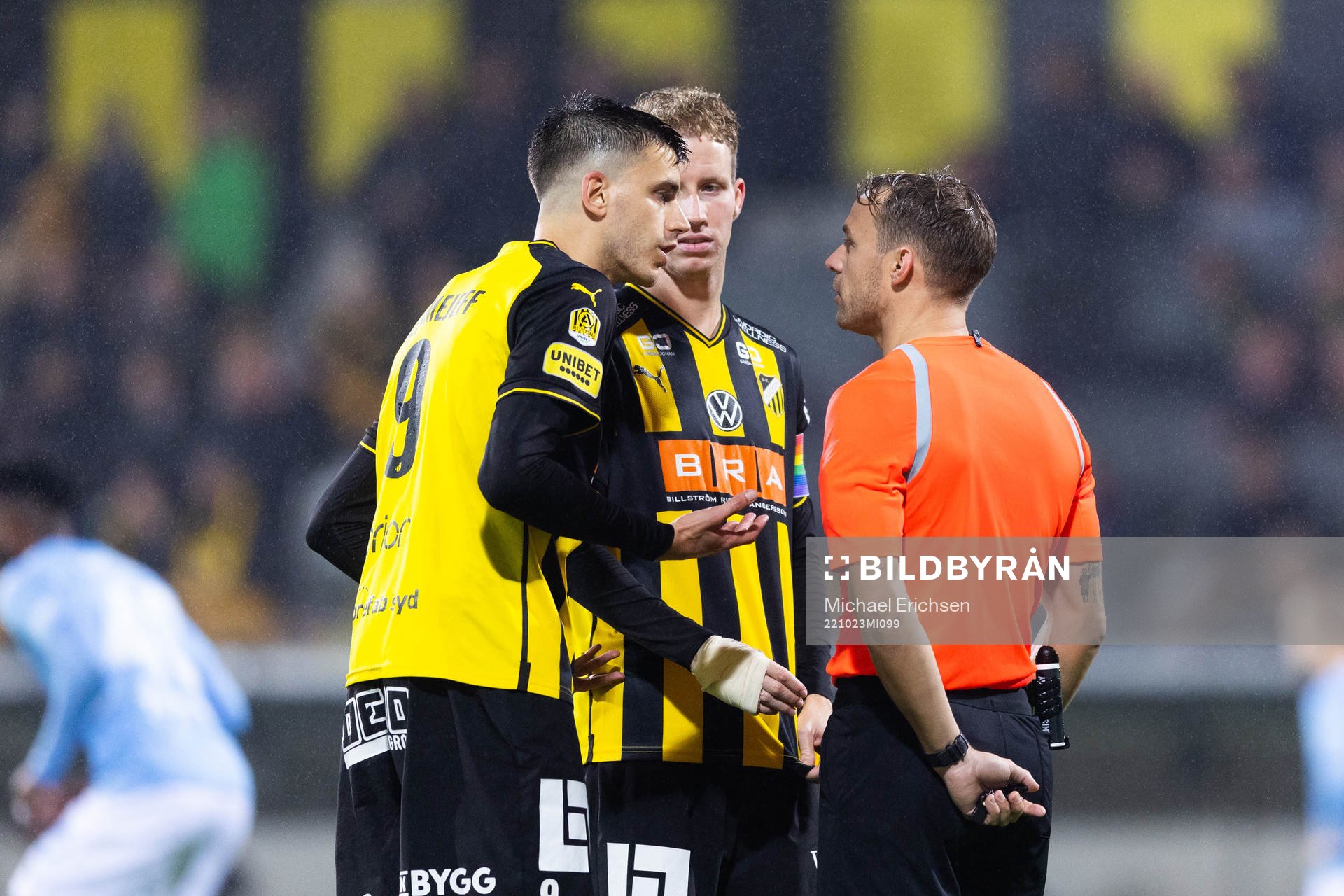 Domare Kristoffer Karlsson och Häckens Alexander
