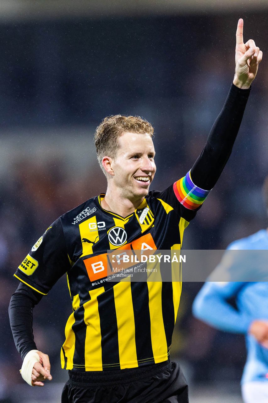 Häckens Samuel Gustafson jublar