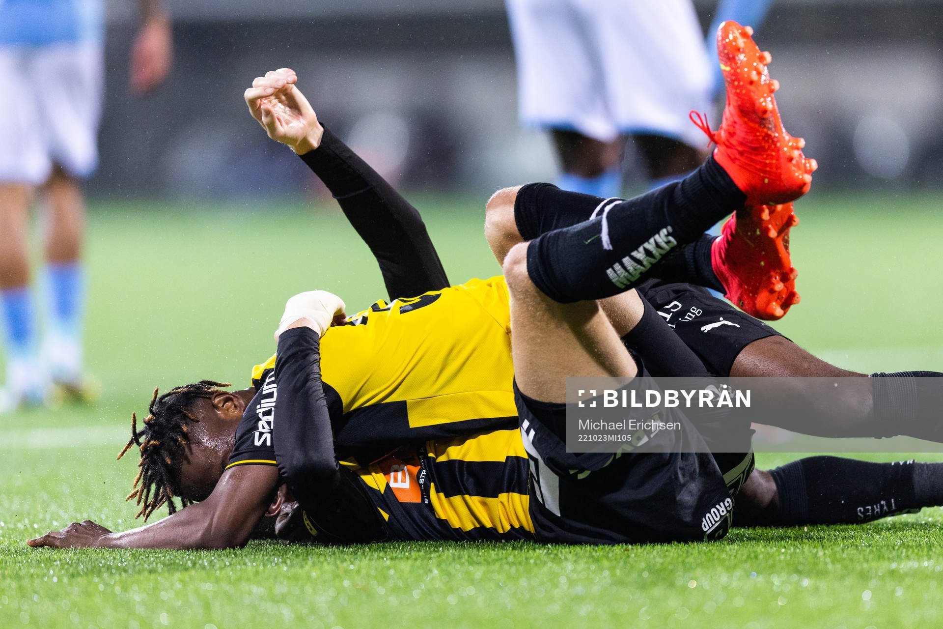 Häckens Samuel Gustafson och Ibrahim Sadiq jublar