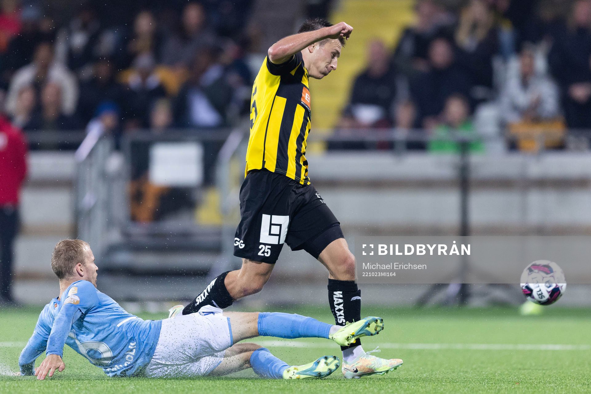 Malmö FFs Oscar Lewicki och Häckens Kristoffer Lund Hansen