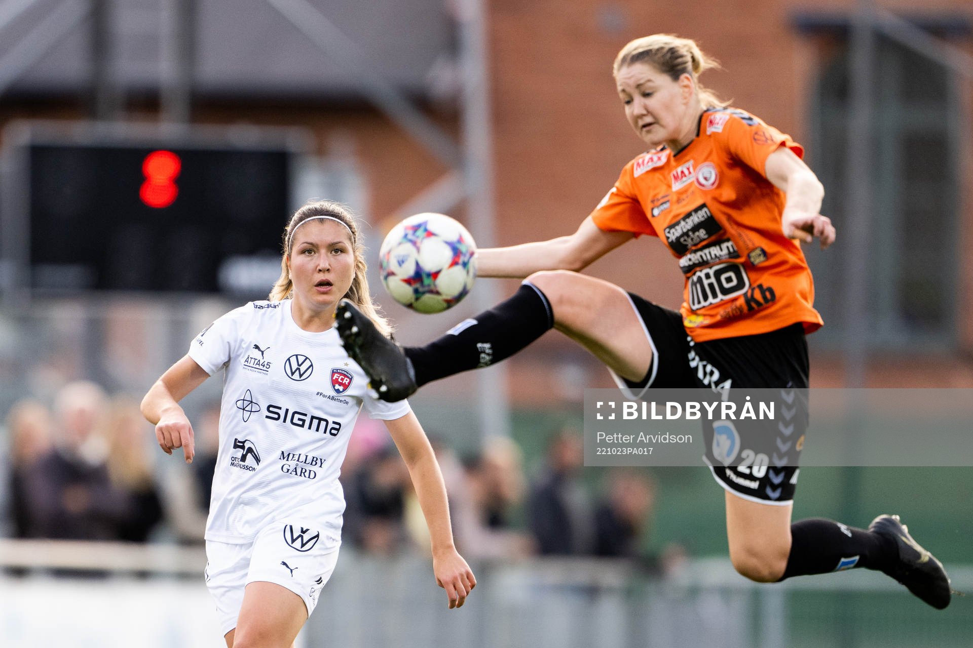FC Rosengårds Loreta Kullashi och Kristianstads Mia