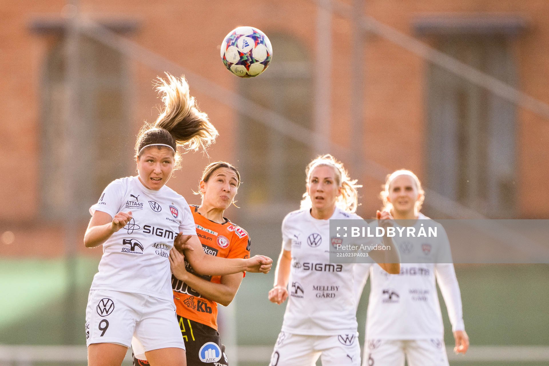FC Rosengårds Loreta Kullashi och Kristianstads Tabitha