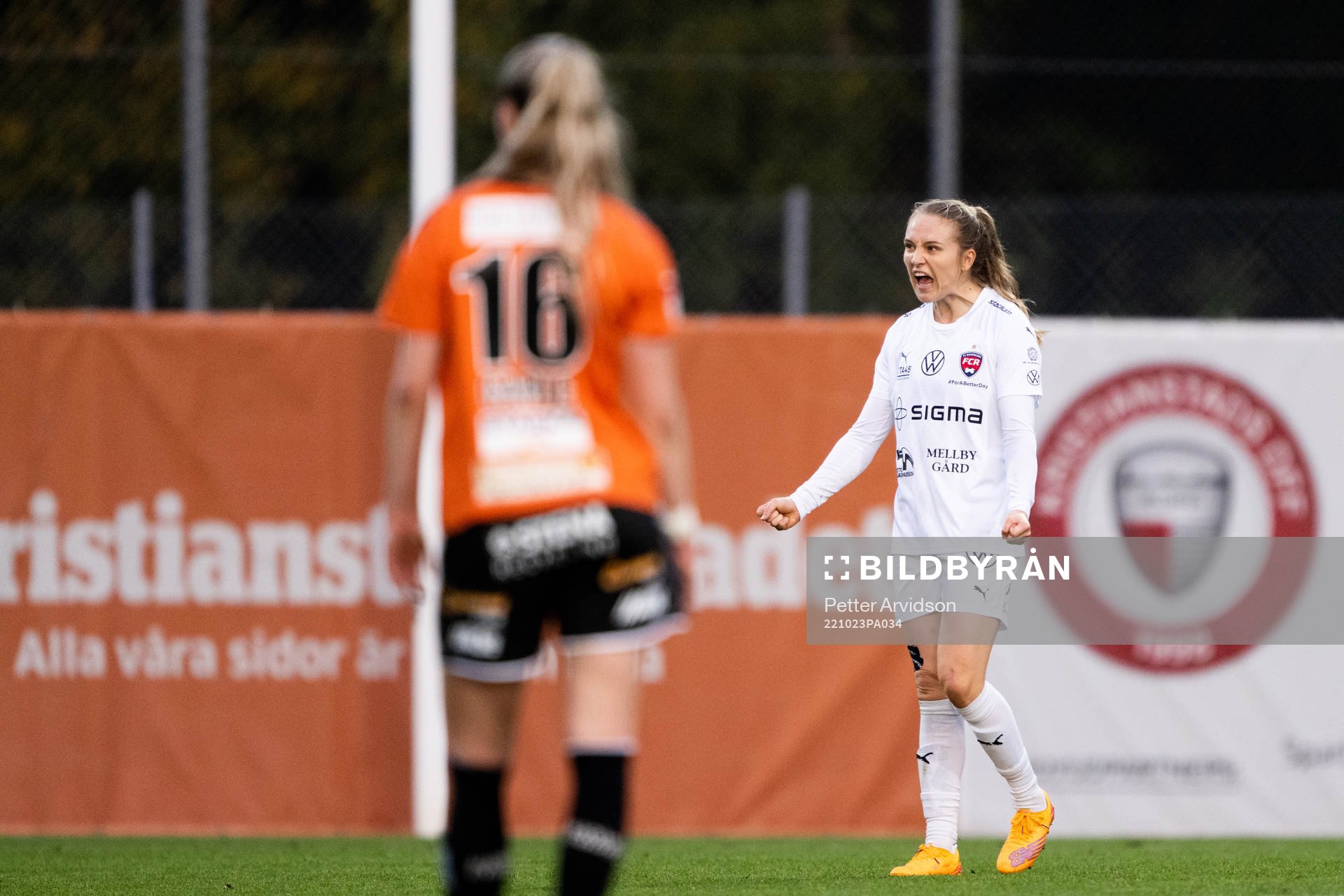 FC Rosengårds Fiona Brown jublar