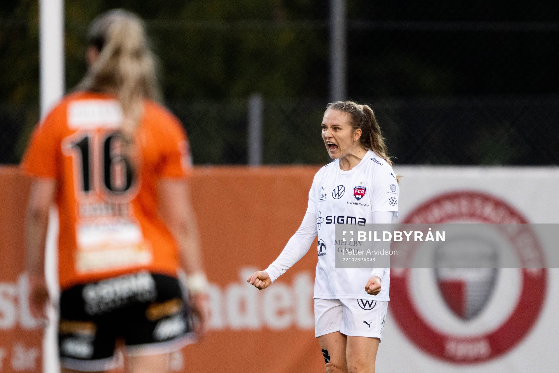FC Rosengårds Fiona Brown jublar