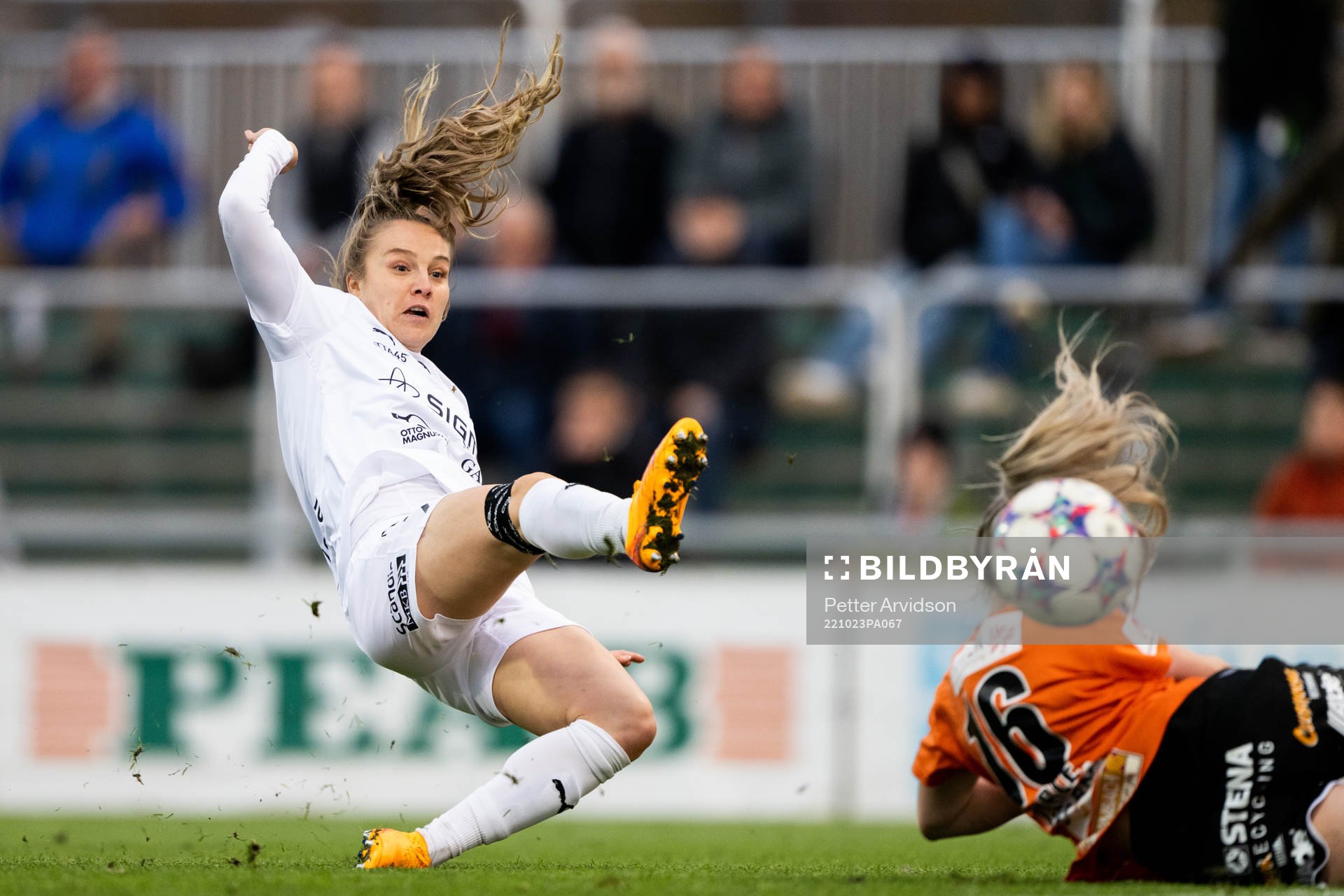 FC Rosengårds Fiona Brown gör 0-2 målet under fotbollsmatchen i Damallsvenskan mellan Kristianstad och FC Rosengård den 23 oktober 2022 i Kristianstad.