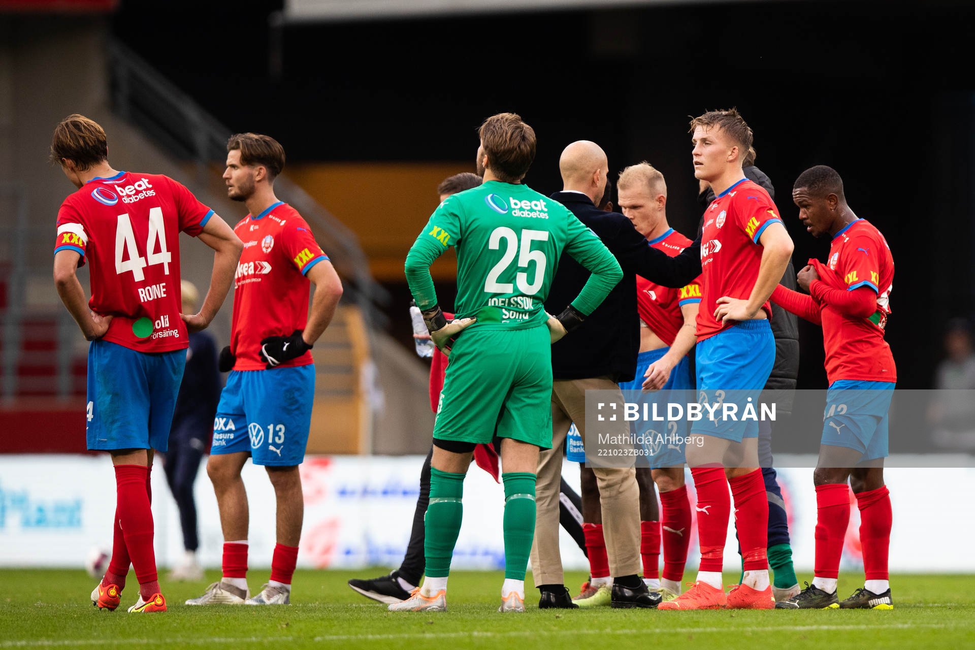 Helsingborgs Casper Widell deppar med lagkamrater
