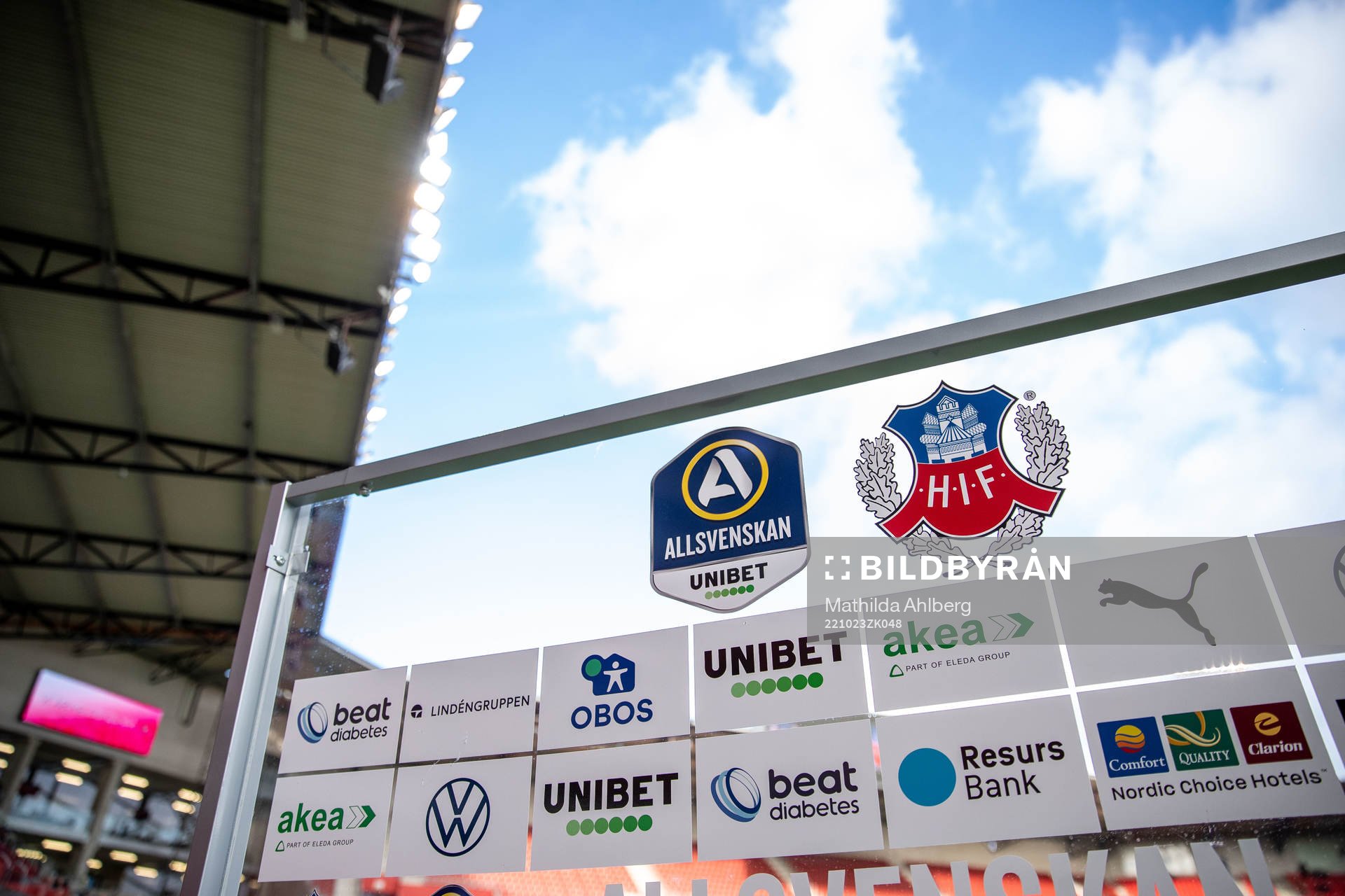 En skylt med Allsvenskans logotyp och Helsingborgs