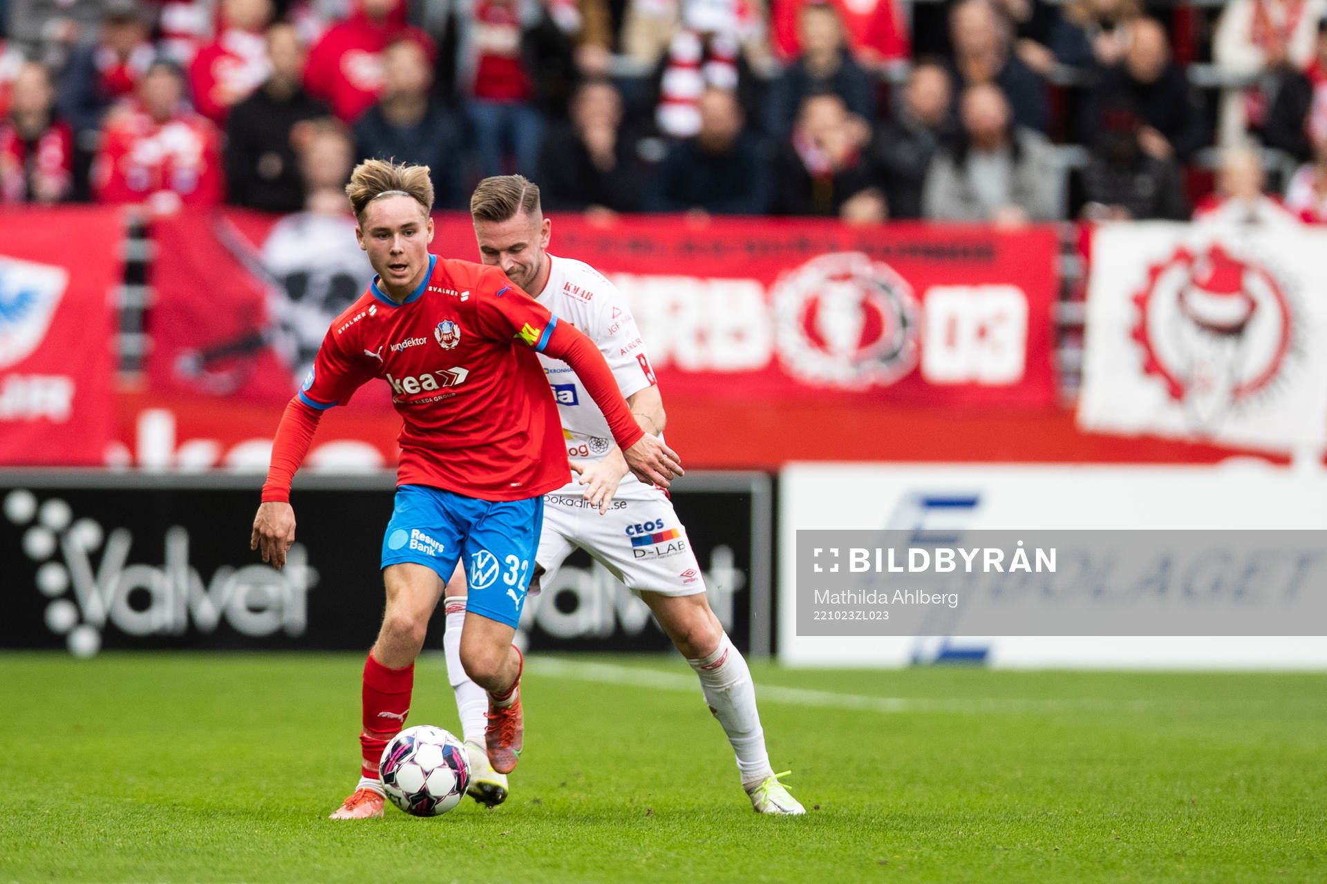 Helsingborgs Simon Bengtsson under fotbollsmatchen i Allsvenskan mellan Helsingborg och Degerfors den 23 oktober 2022 i Helsingborg.