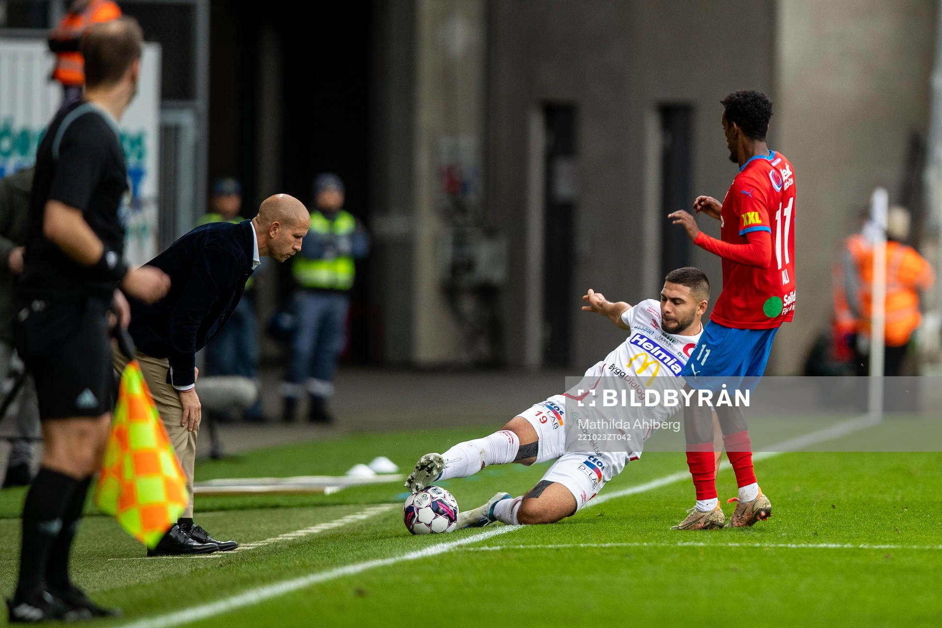 Helsingborgs tränare Mattias Lindström och Taha Ali och