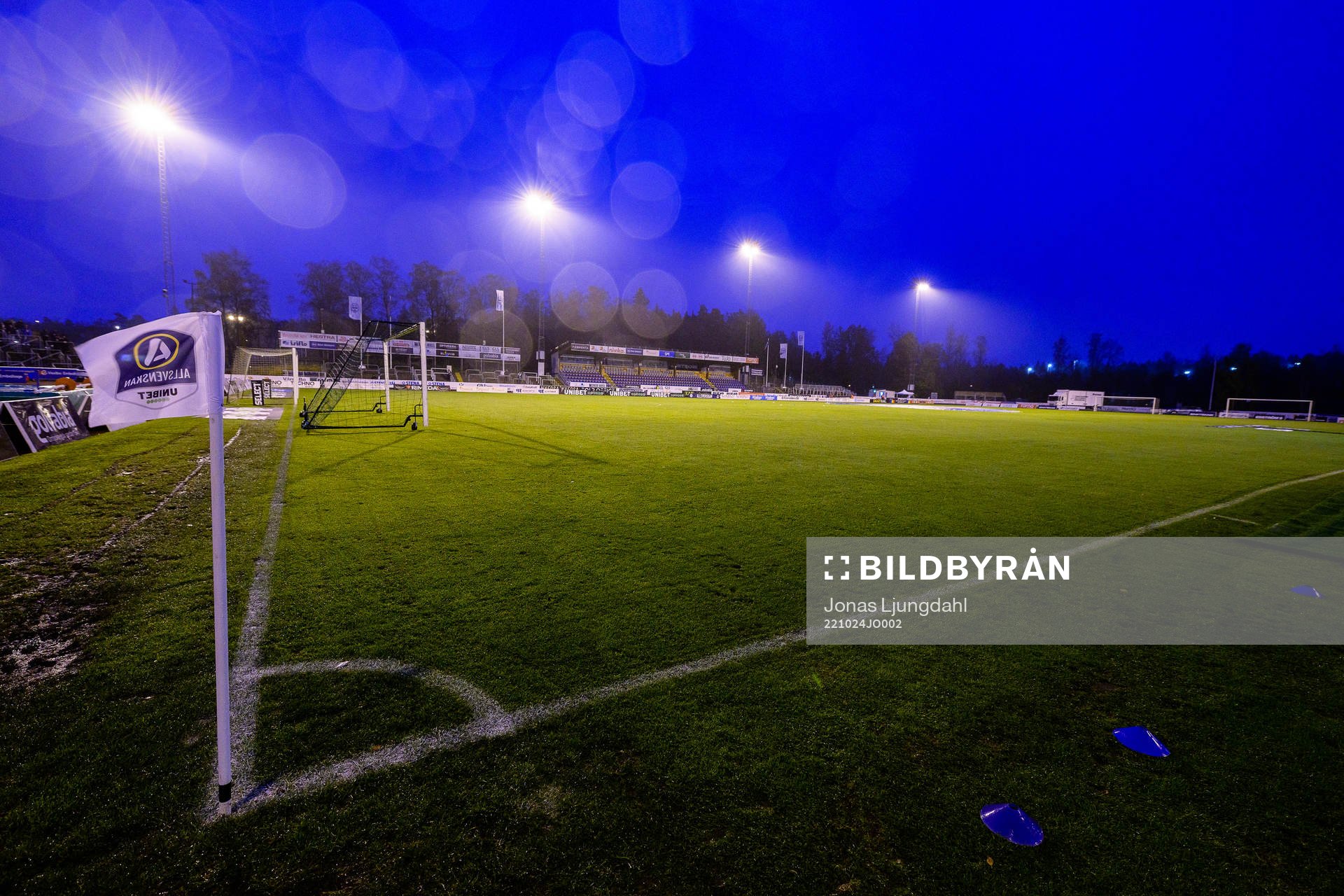 Spelplanen på Finnvedsvallen före fotbollsmatchen i