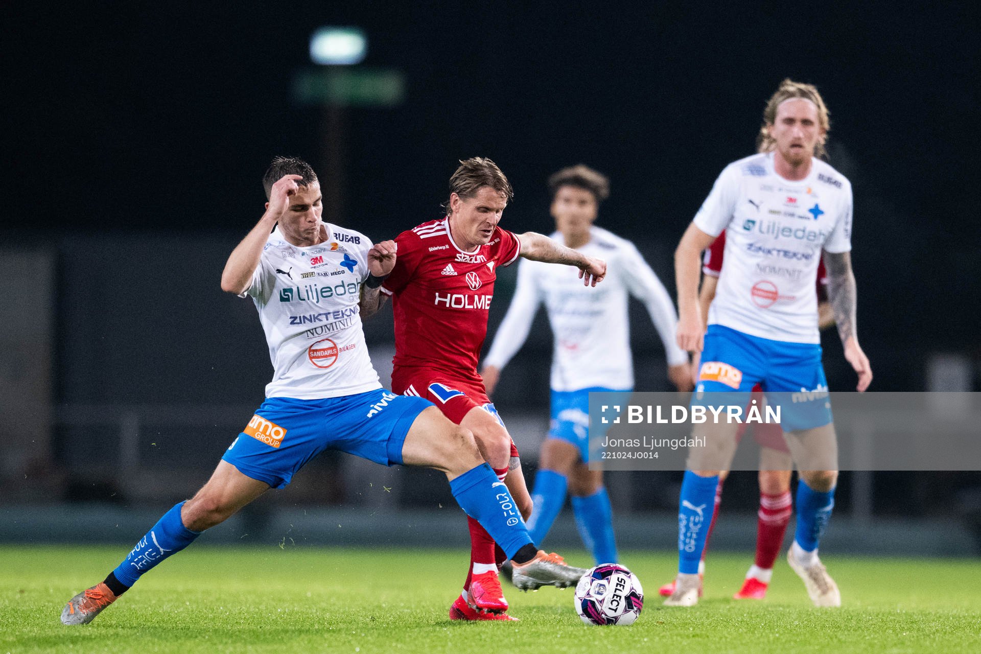 Värnamos Oscar Johansson och IFK Norrköpings Ari Freyr