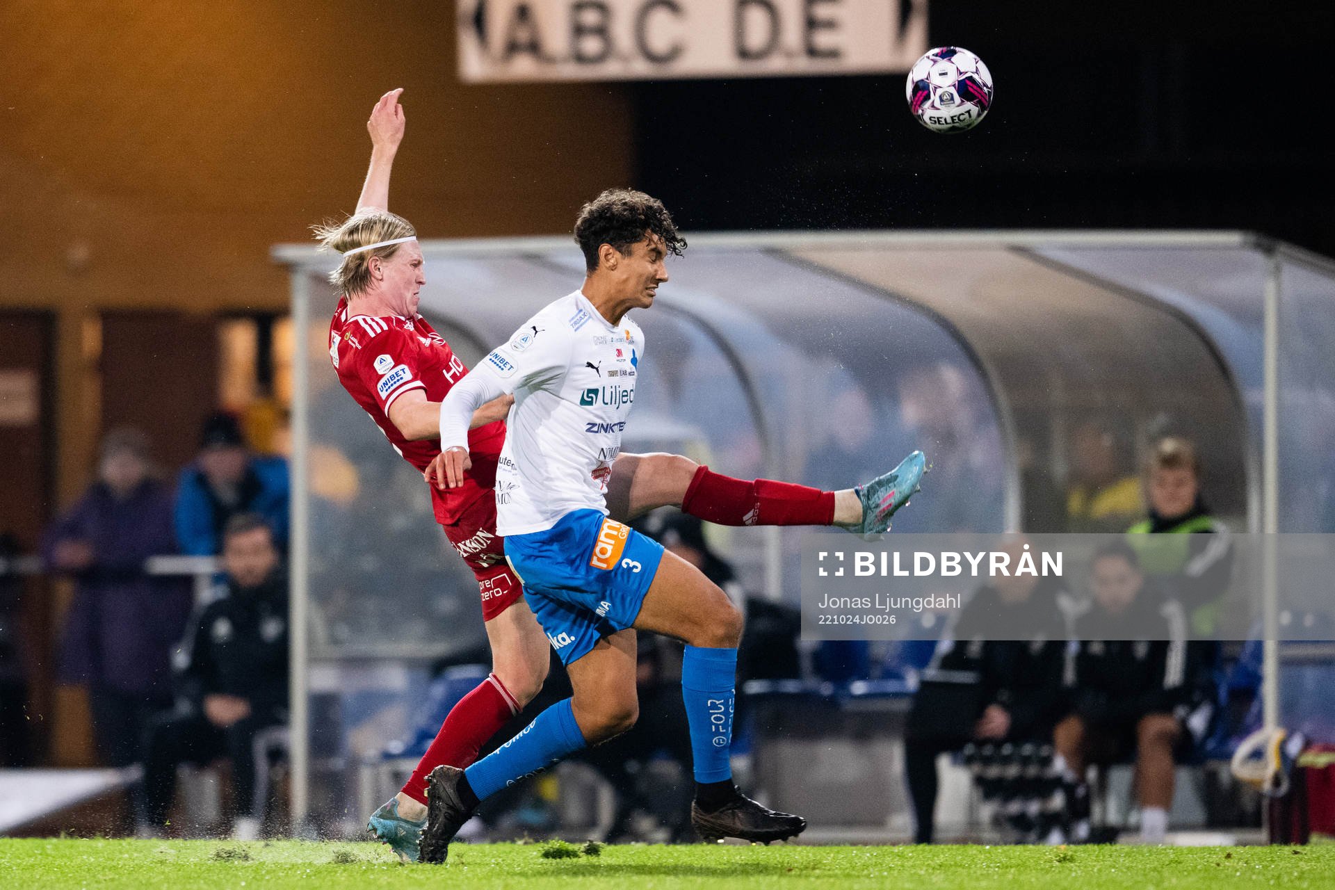 IFK Norrköpings Daniel Fritz Eid och Värnamos Robin Tihi