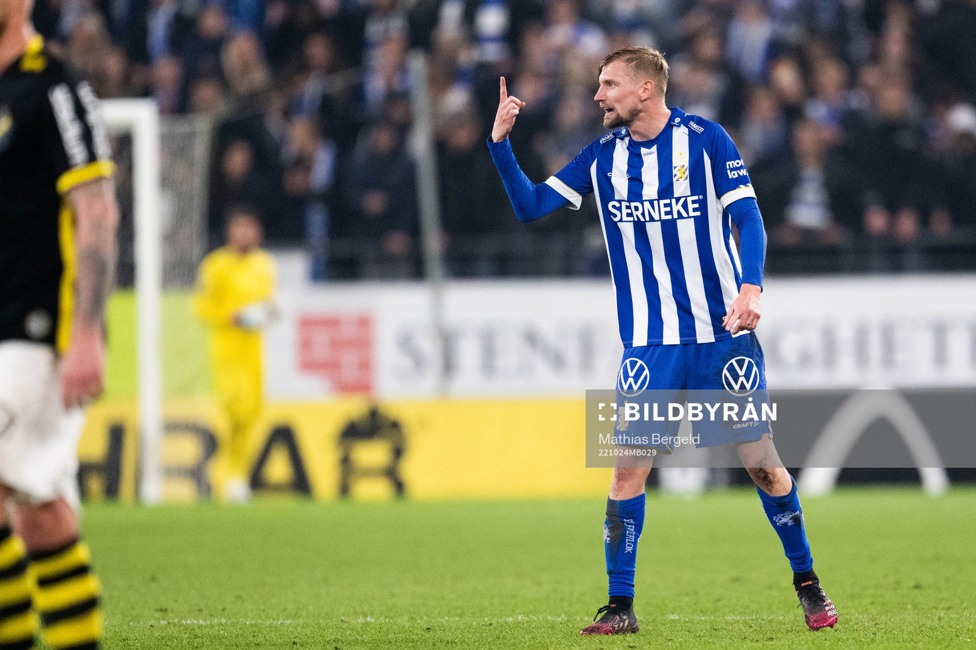 IFK Göteborgs Sebastian Eriksson reagerar