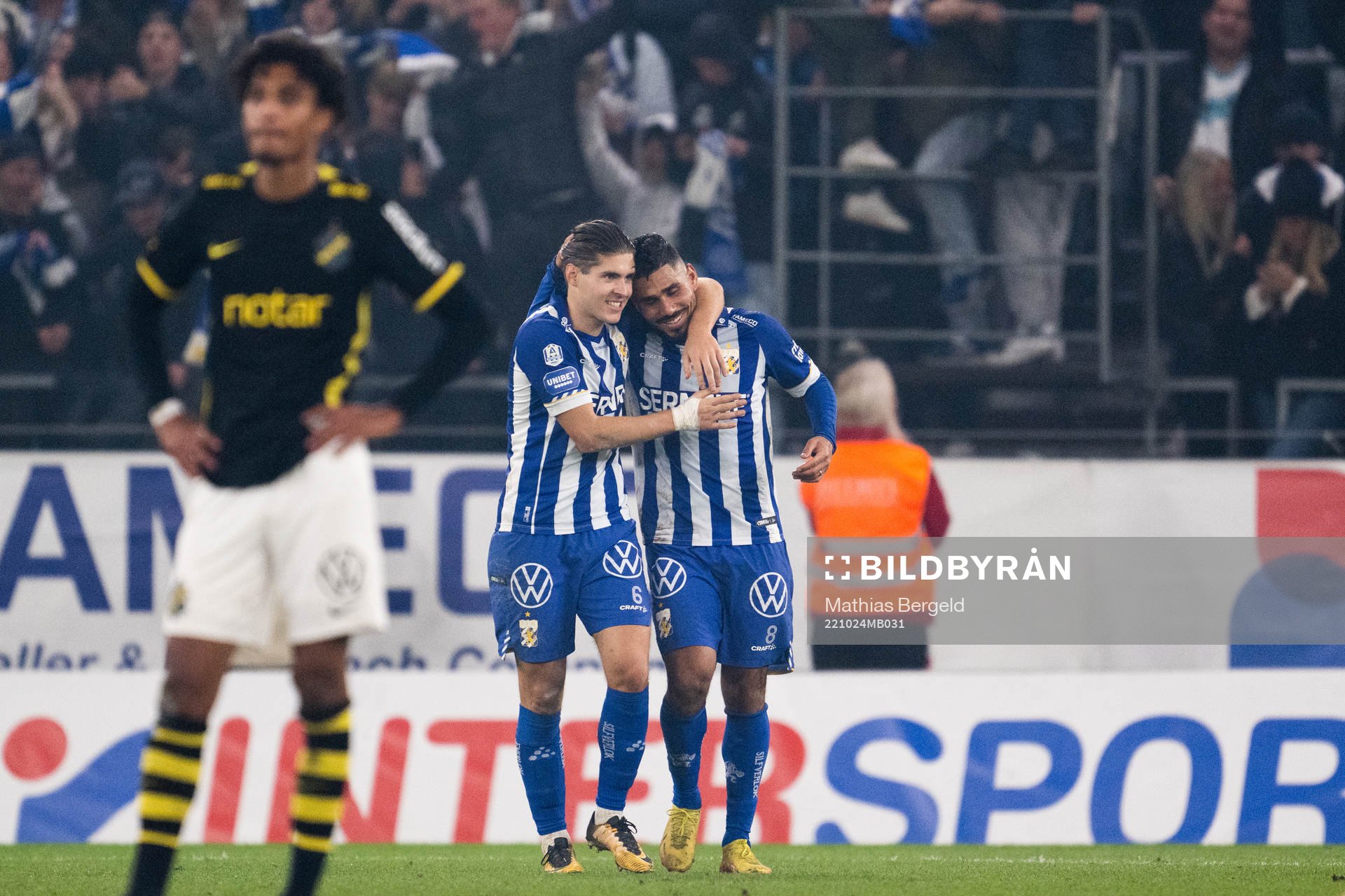 IFK Göteborgs Eman Markovic jublar med Hosam Aiesh