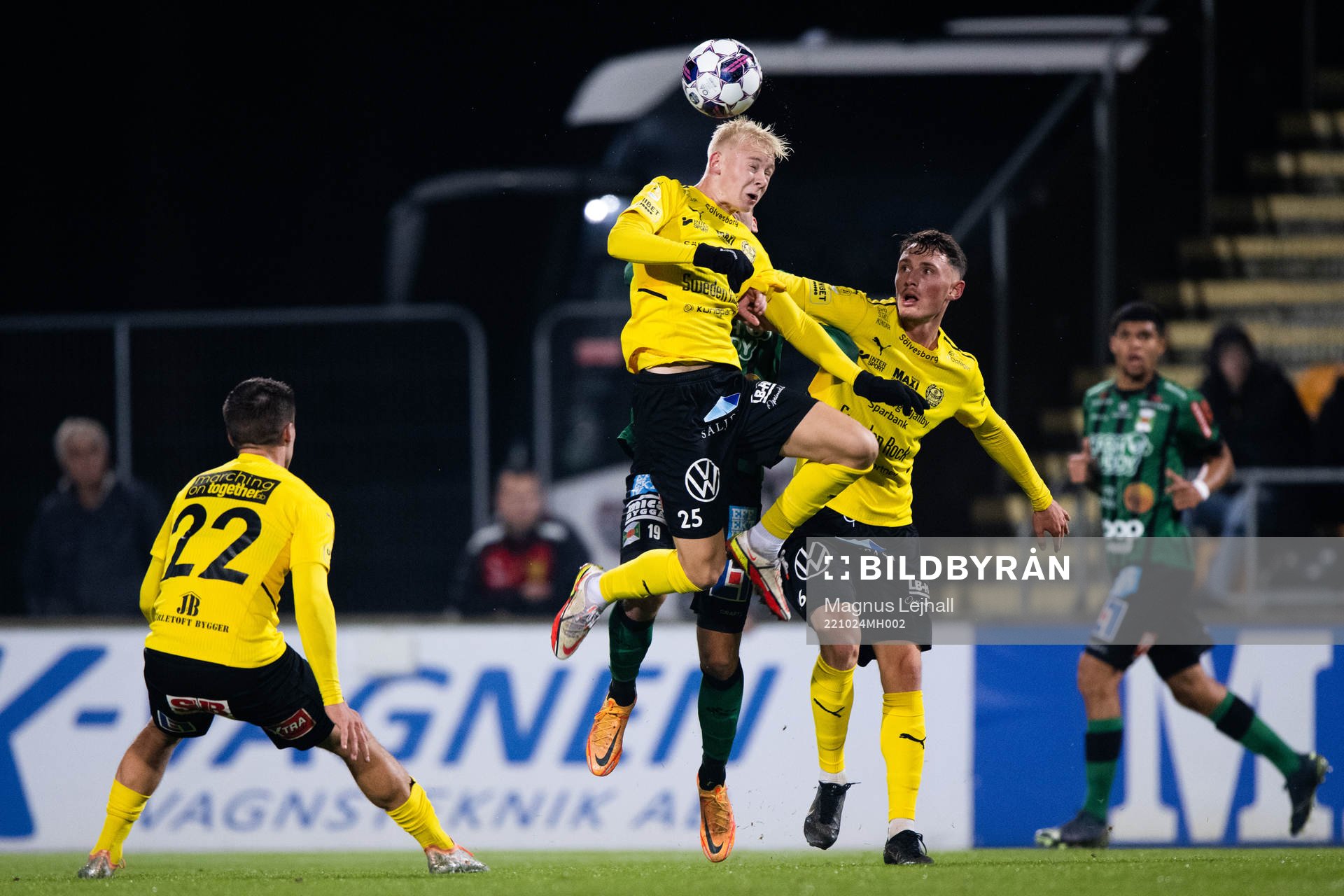 Mjällbys Otto Rosengren och Noah Persson