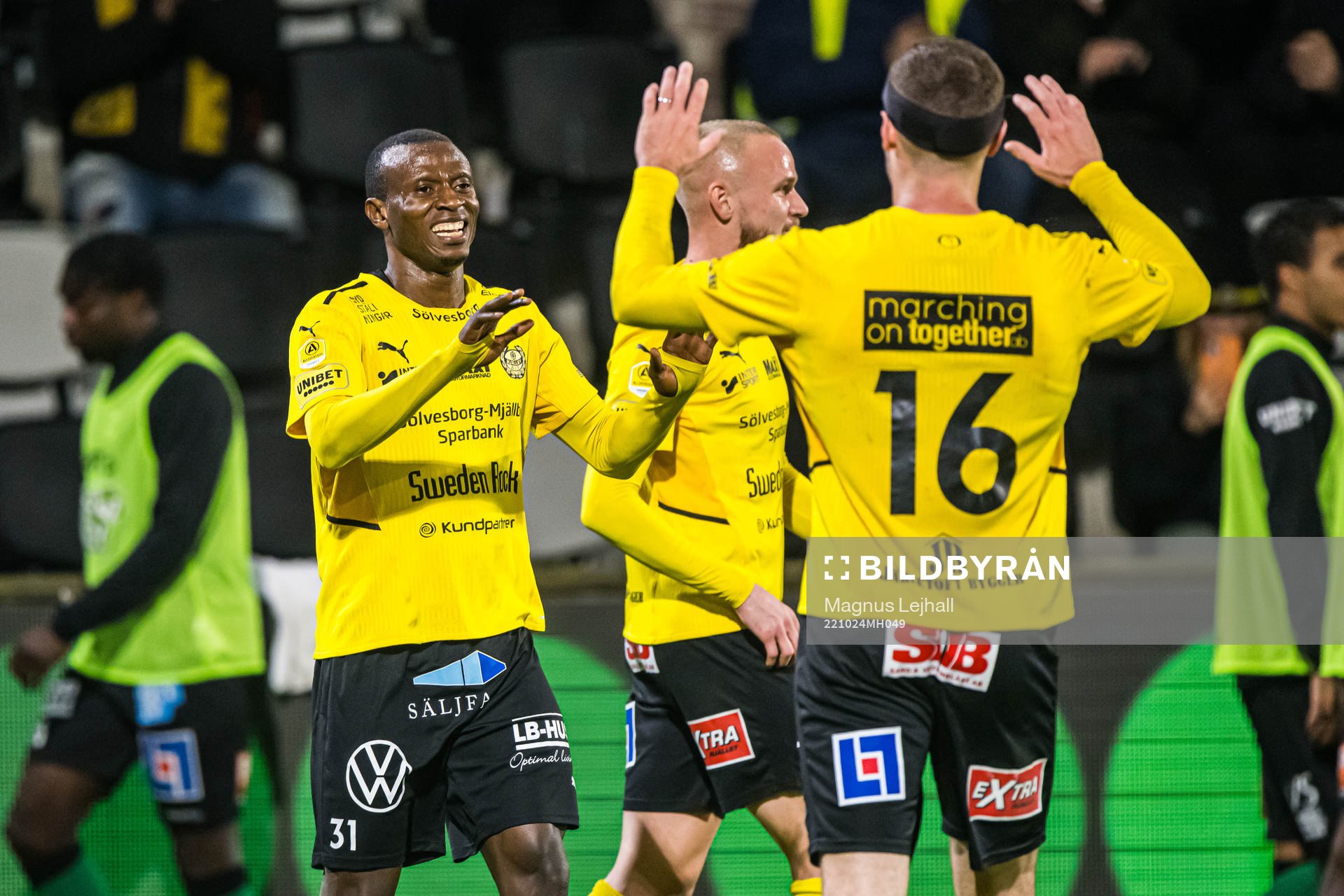 Mjällbys Silas Nwankwo jublar med lagkamrater