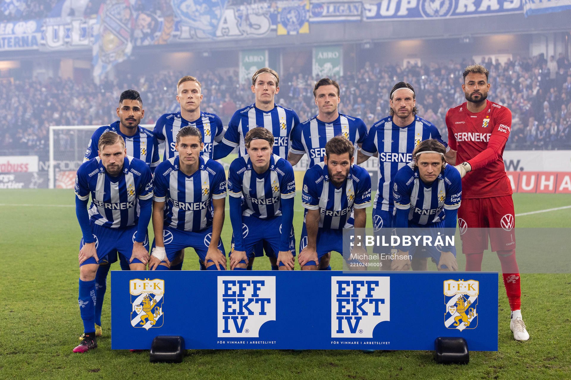 IFK Göteborgs spelare poserar för lagbild inför fotbollsmatchen i Allsvenskan mellan IFK Göteborg och AIK den 24 oktober 2022 i Göteborg.