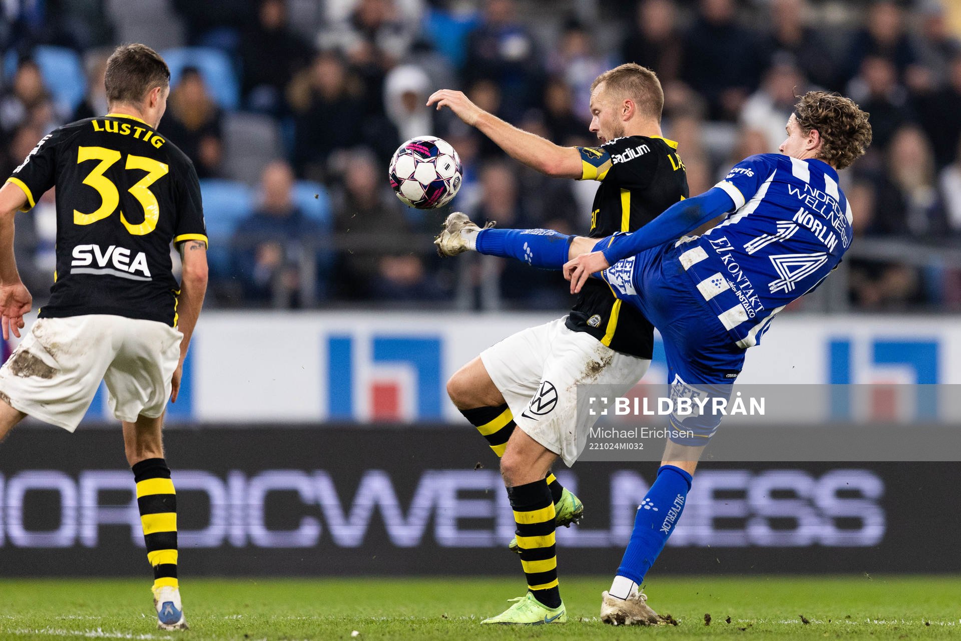 AIKs Sebastian Larsson och IFK Göteborgs Gustaf Norlin