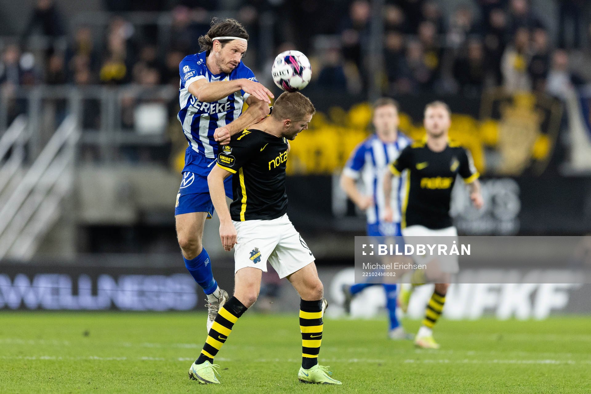 IFK Göteborgs Gustav Svensson och AIKs Sebastian Larsson