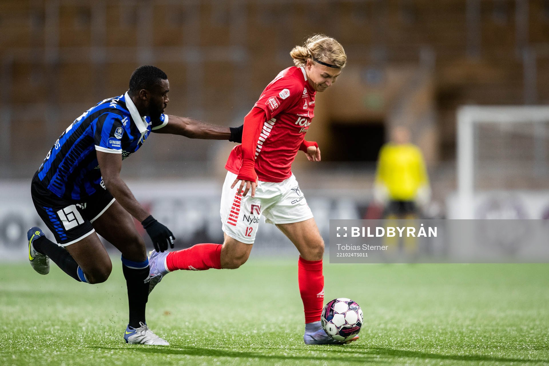 Sirius Patrick Nwadike och Kalmars Sebastian Nanasi