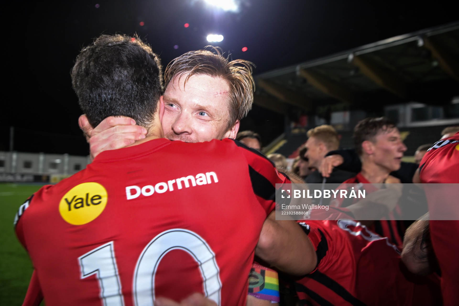Brommapojkarnas Gustav Sandberg Magnusson jublar