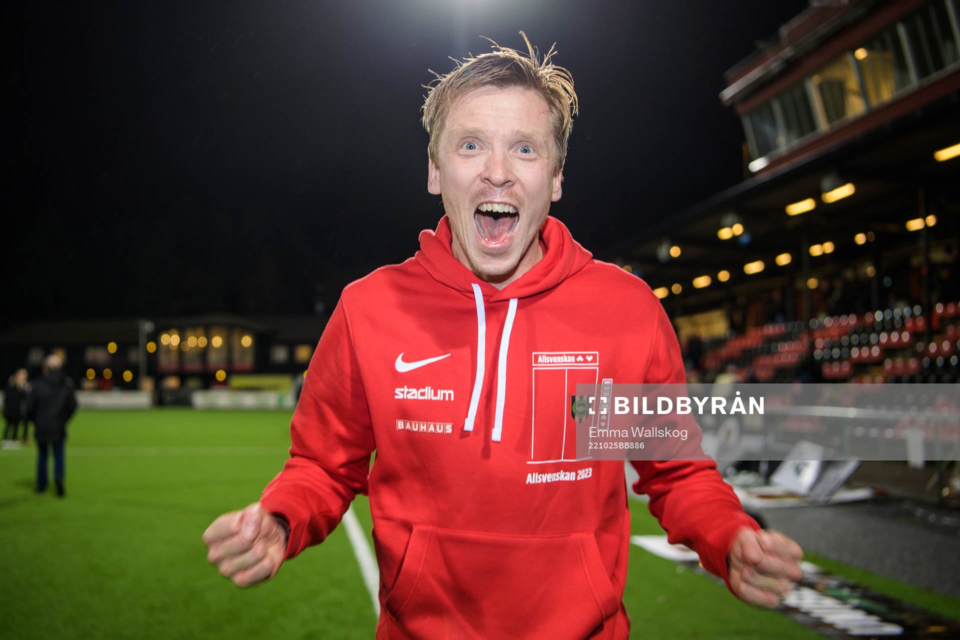 Brommapojkarnas Gustav Sandberg Magnusson jublar