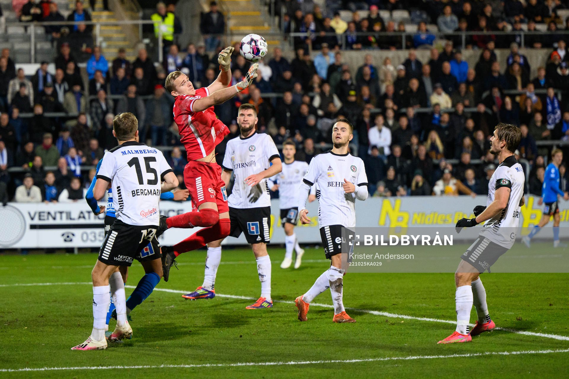 Örebros målvakt Daniel Strindholm