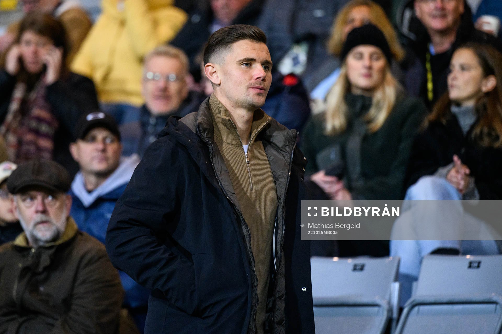 Värnamos MArcus Antonsson på läktaren