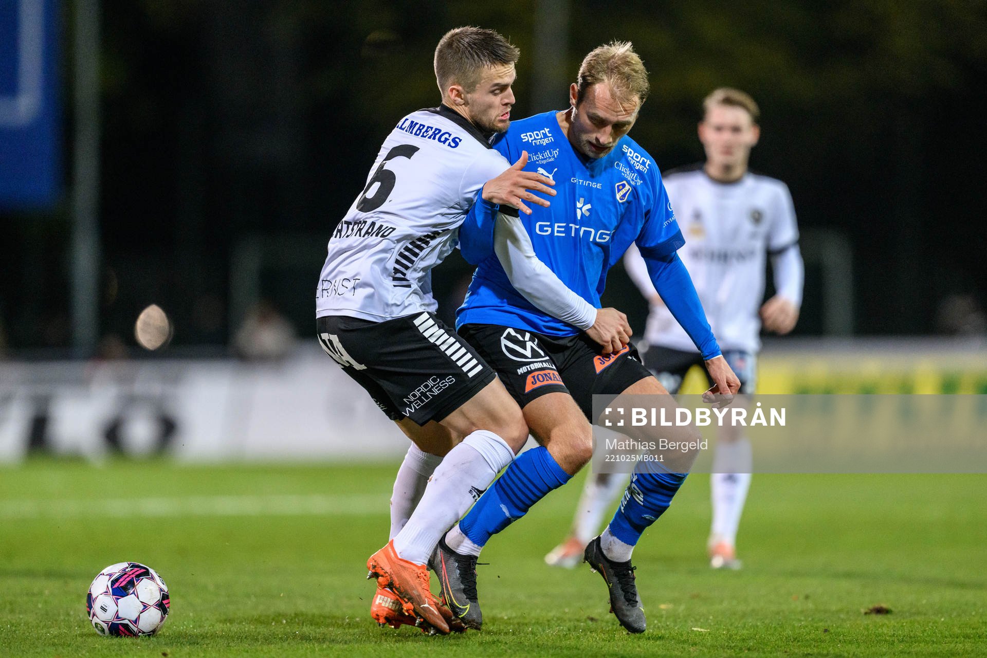 Örebros Benjamin Hjertstrand och Halmstads Villiam