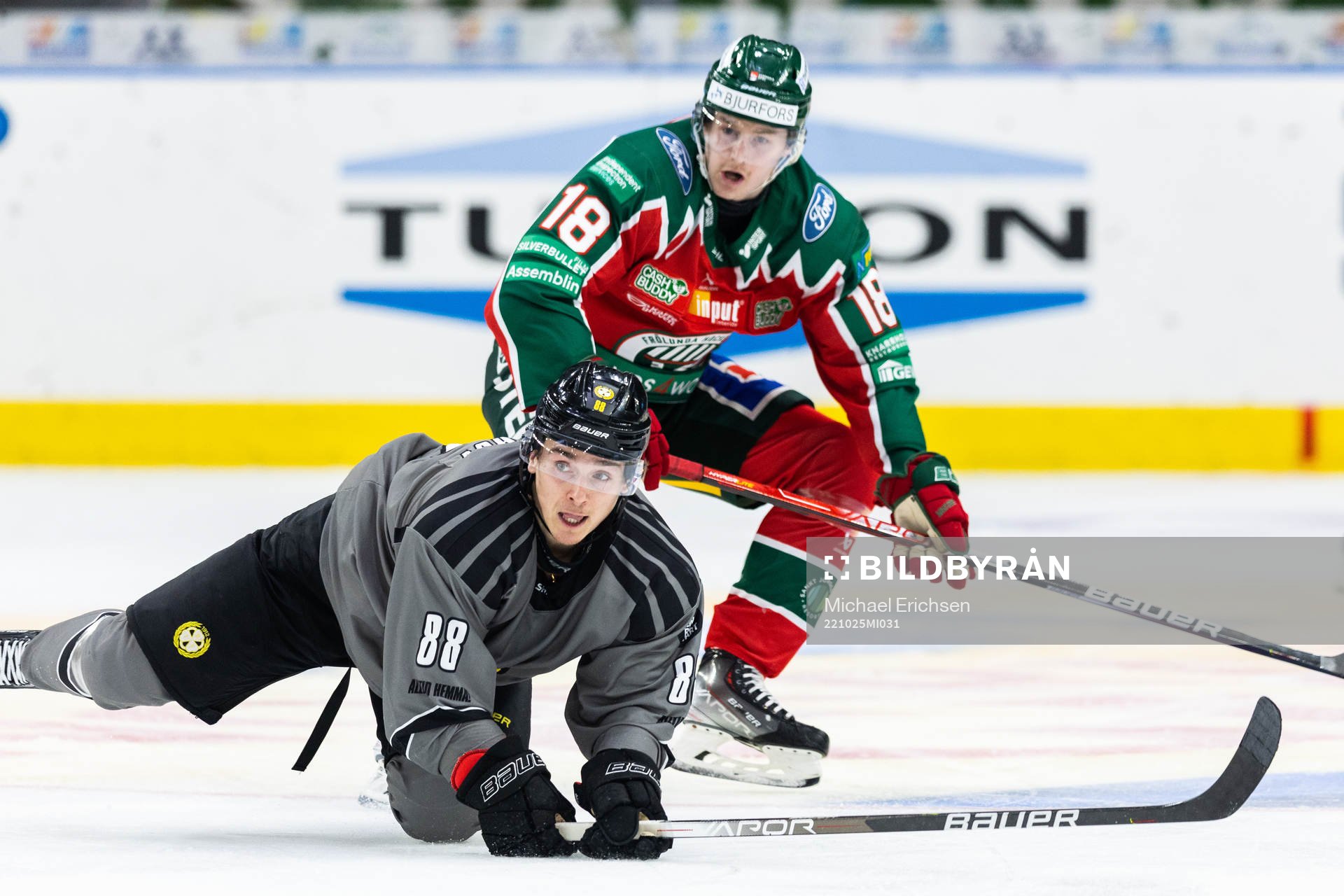 Brynäs Dmytro Timashov och Frölundas Lucas Nordsäter
