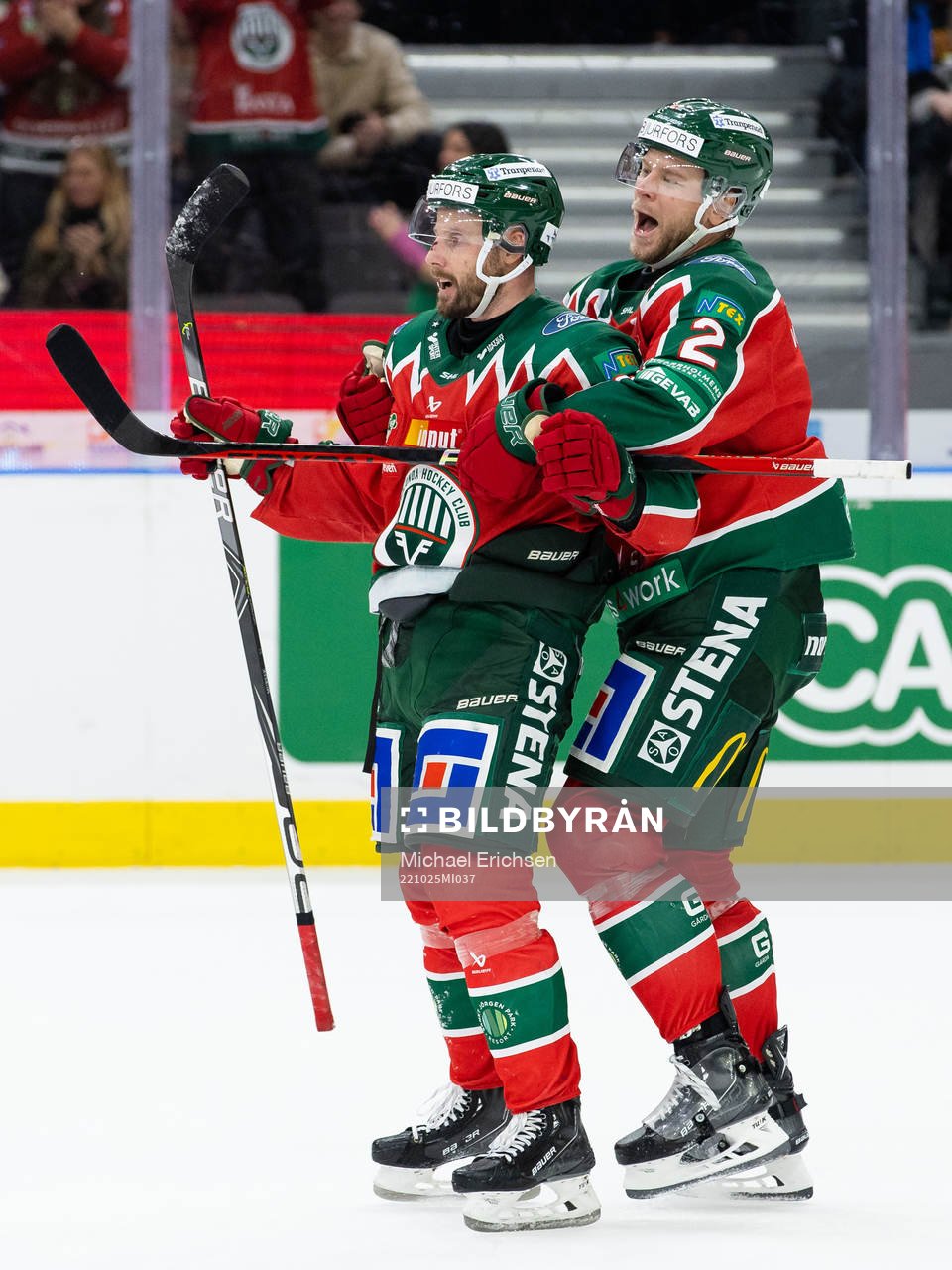 Frölundas Jan Mursak jublar ihop med Christian Folin