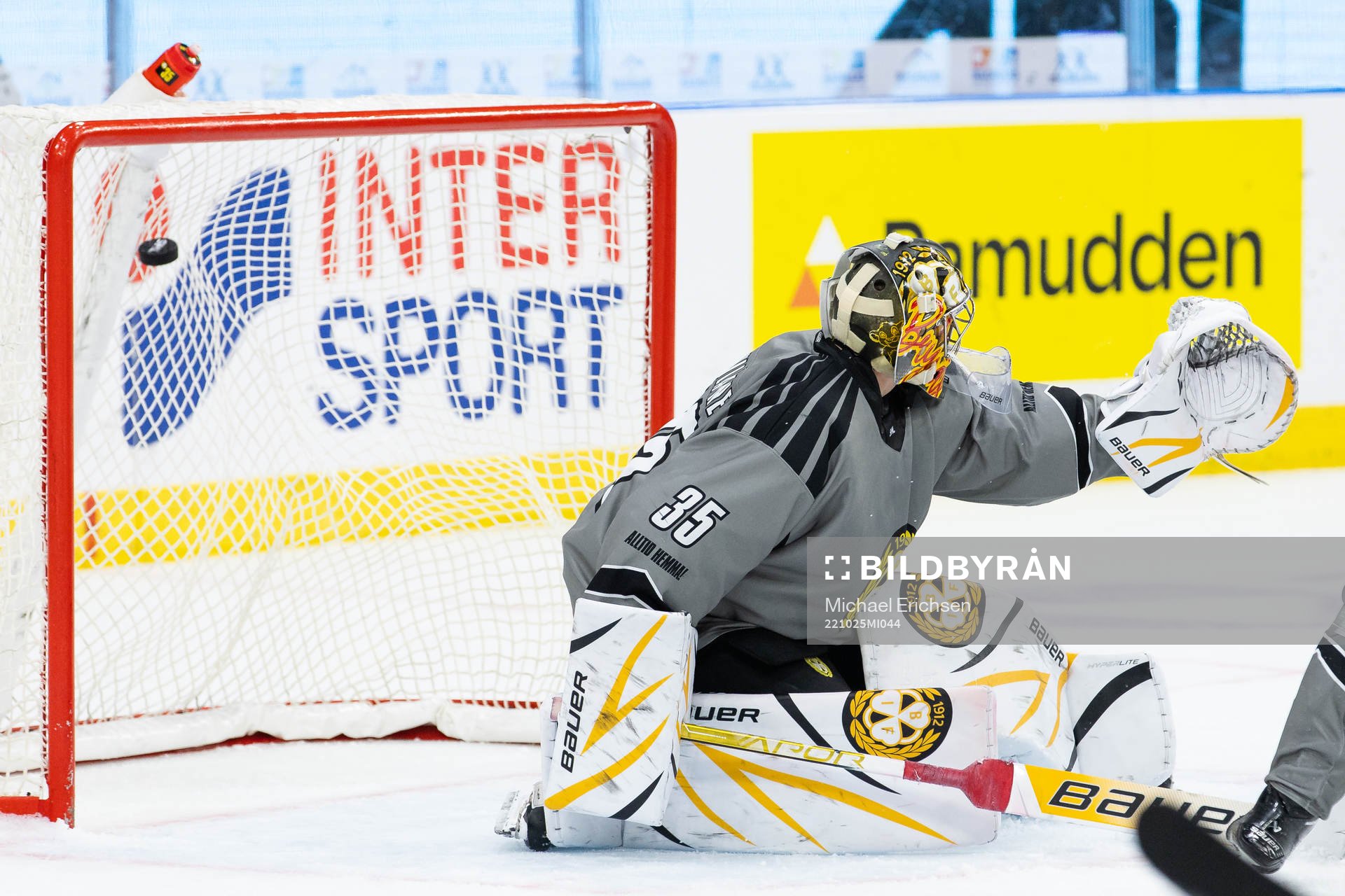 Brynäs målvakt Veini Vehviläinen släpper in 3-1