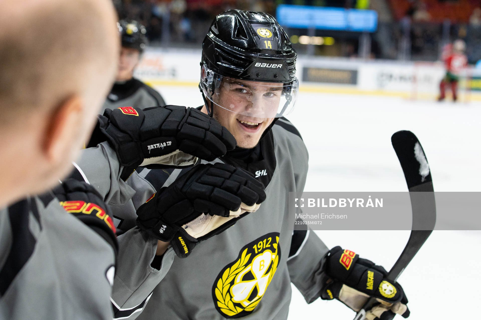 Brynäs Alexander Ljungkrantz jublar