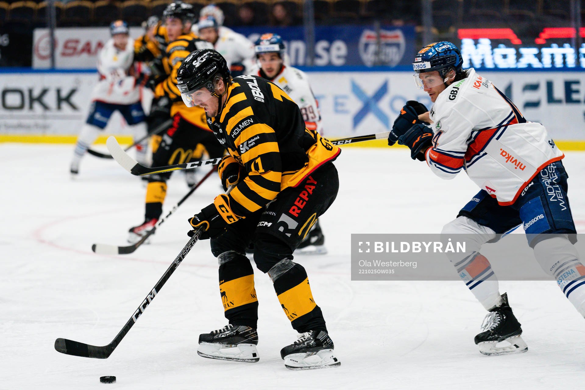 Skellefteås Max Lindholm och Växjös Keegan Lowe