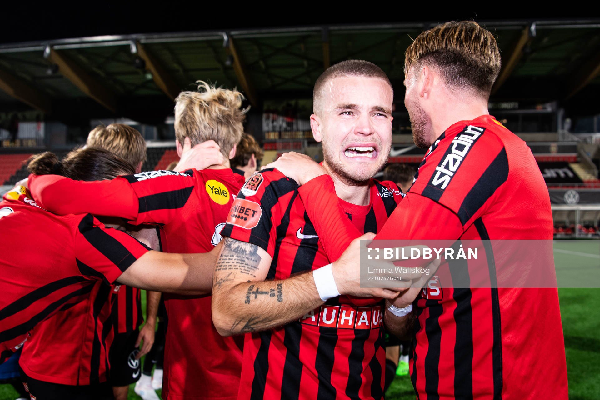 Brommapojkarnas Amadeus Sögaard jublar