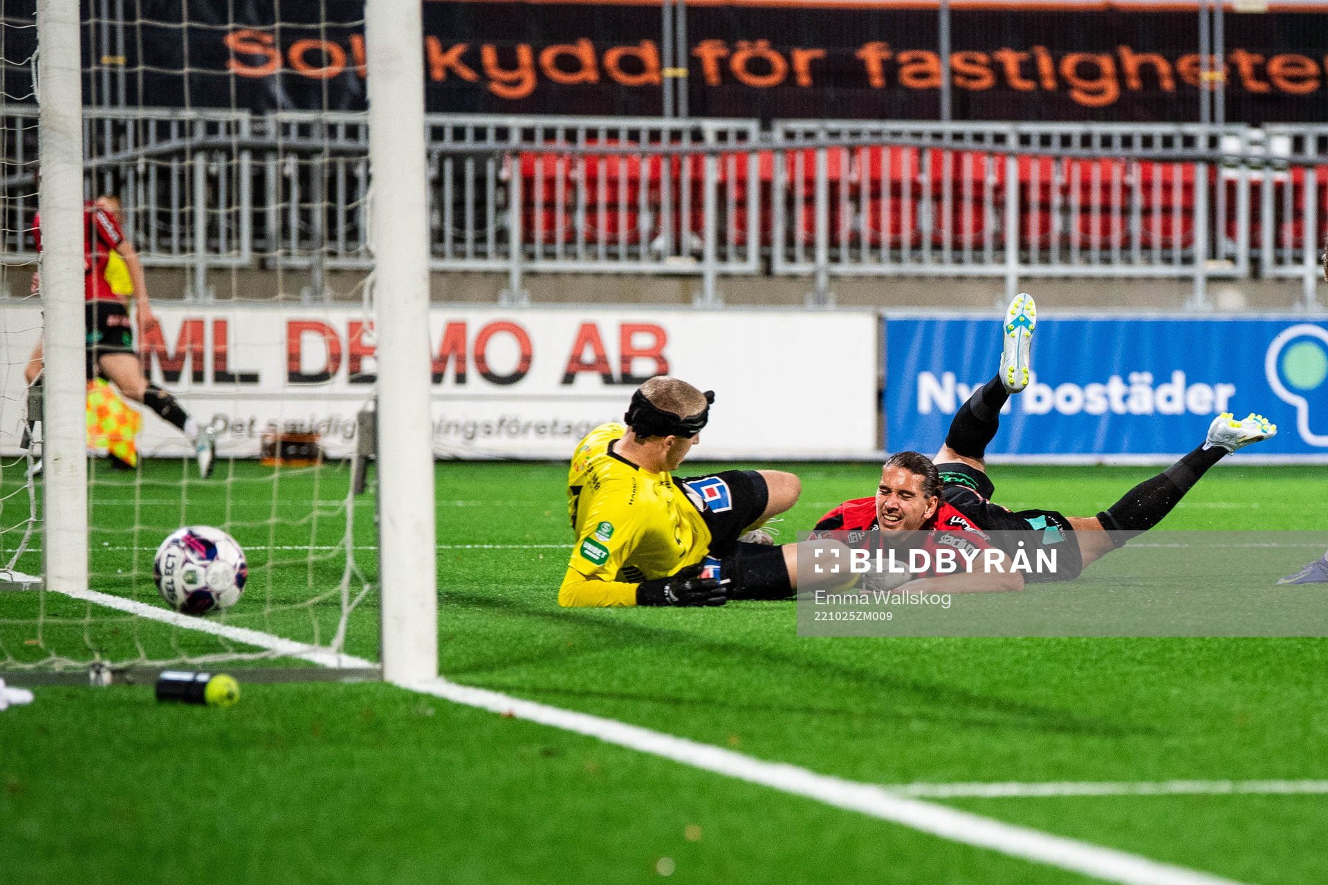 Brommapojkarnas Nikola Vasic gör 3-1 bakom Brages målvakt