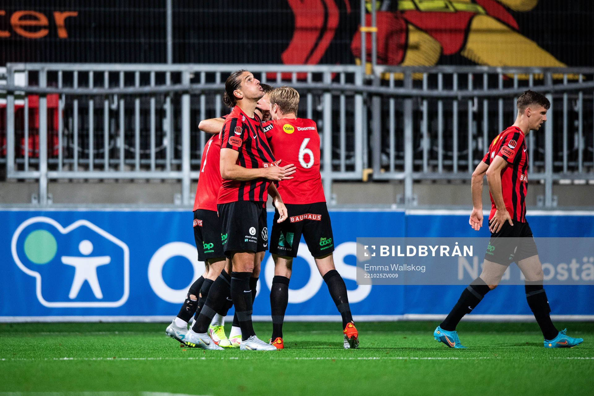 Brommapojkarnas Nikola Vasic jublar