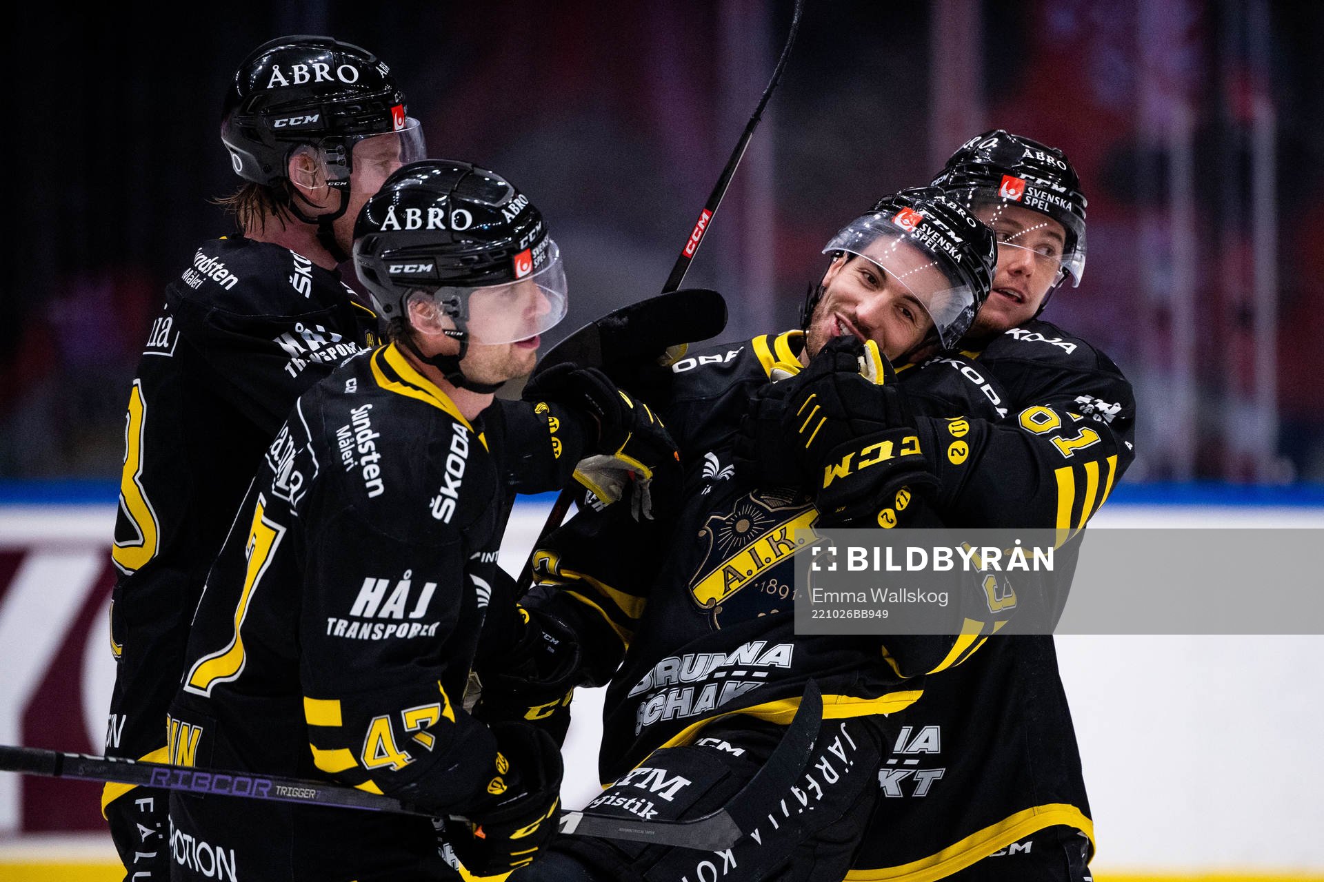 AIKs Jacob McGrew jublar med Adam Rockwood, Eric Norin och