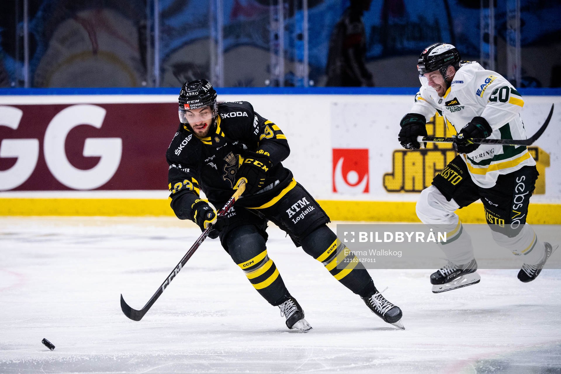AIKs Jacob McGrew och Östersunds Henrik Marklund