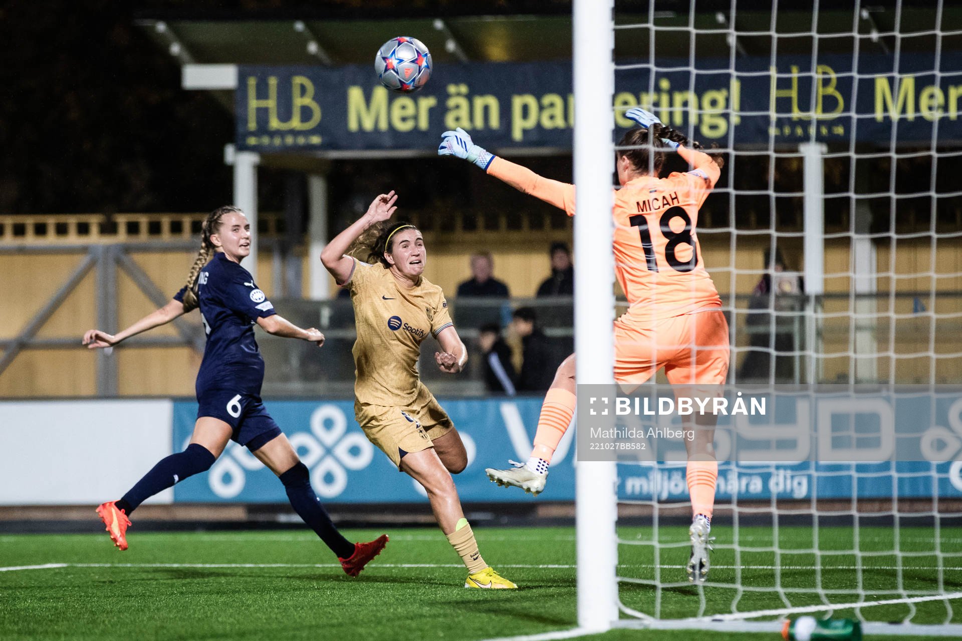 Ria Noora Minerva Öling and goalkeeper Teagan Micah of FC