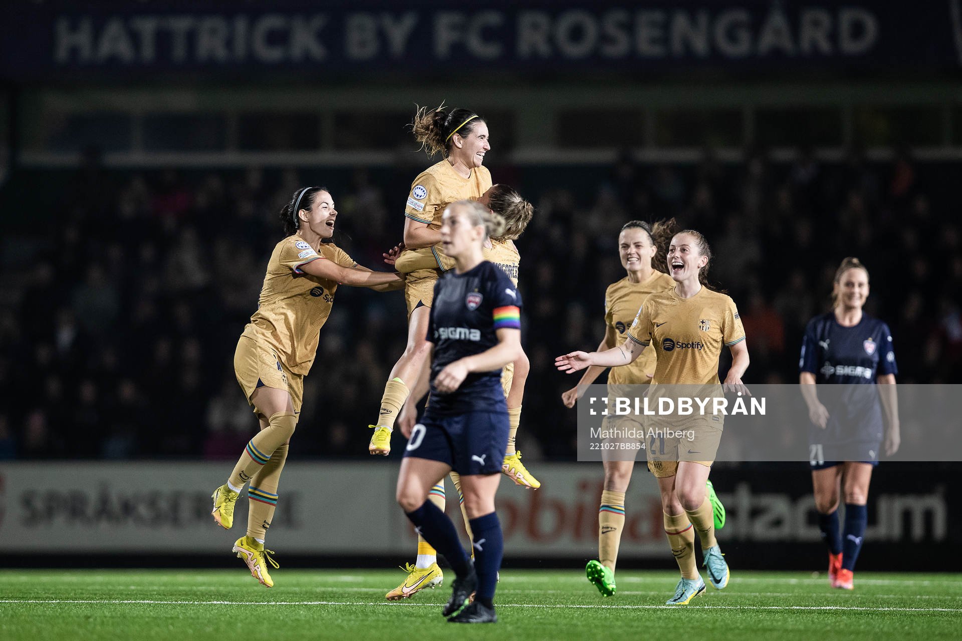 Mariona Caldentey of Barcelona celebrates
