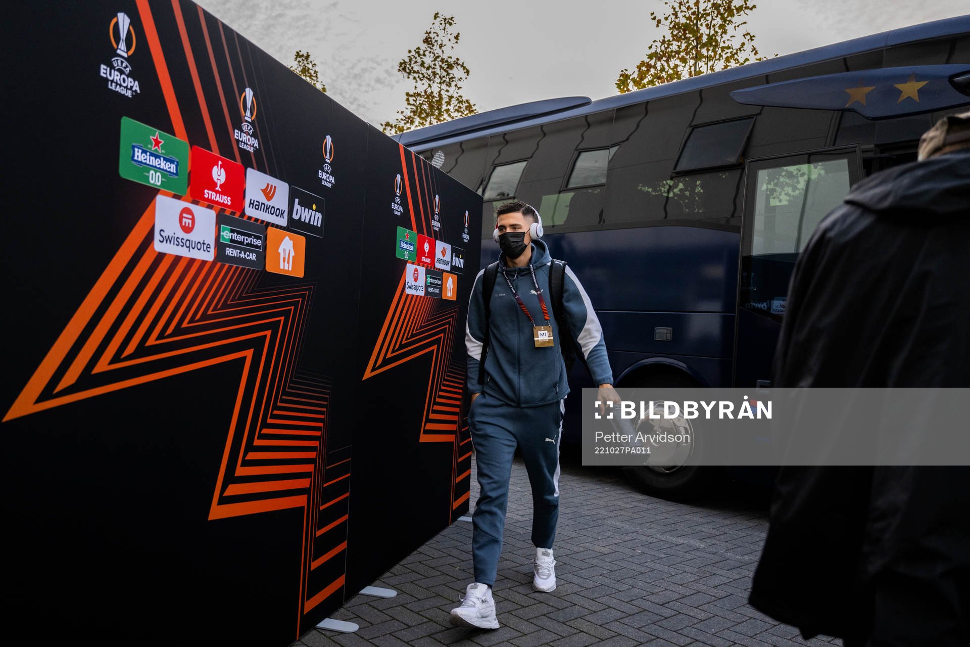 Dennis Hadžikadunic of Malmö FF arrives to the stadium