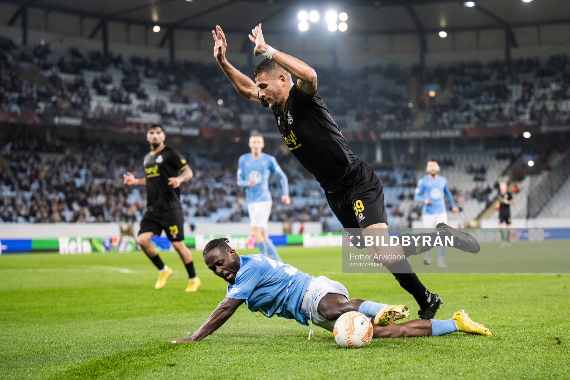 Mohammed Buya Turay of Malmö and Ismael Kandouss of Union